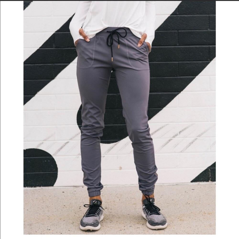 Zyia dark gray peak zipper jogger 31” size medium